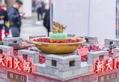 綦江開火鍋加盟店，如何服務(wù)才體貼周到？