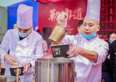 來朝天門吃火鍋，才是節(jié)假日的正確打開方式！