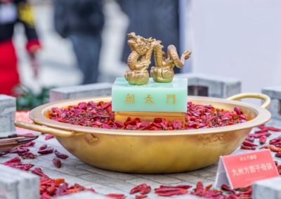 火鍋正當(dāng)時(shí)怎樣吃才健康？從湯底到飲品全解析！