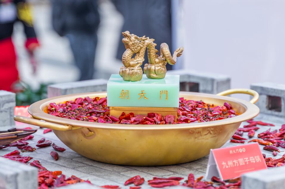 80萬開火鍋店加盟好還是自己開店好？