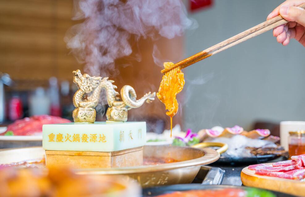 火鍋店的收入主要是靠什么來支撐的？ 