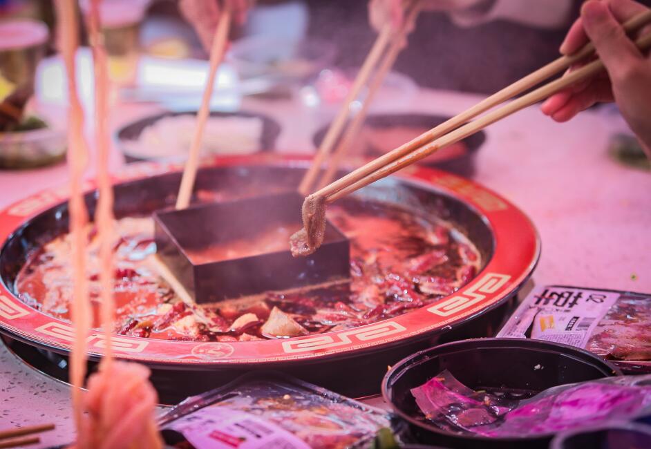 吉林開火鍋加盟店，經(jīng)營的時候需要注意什么？