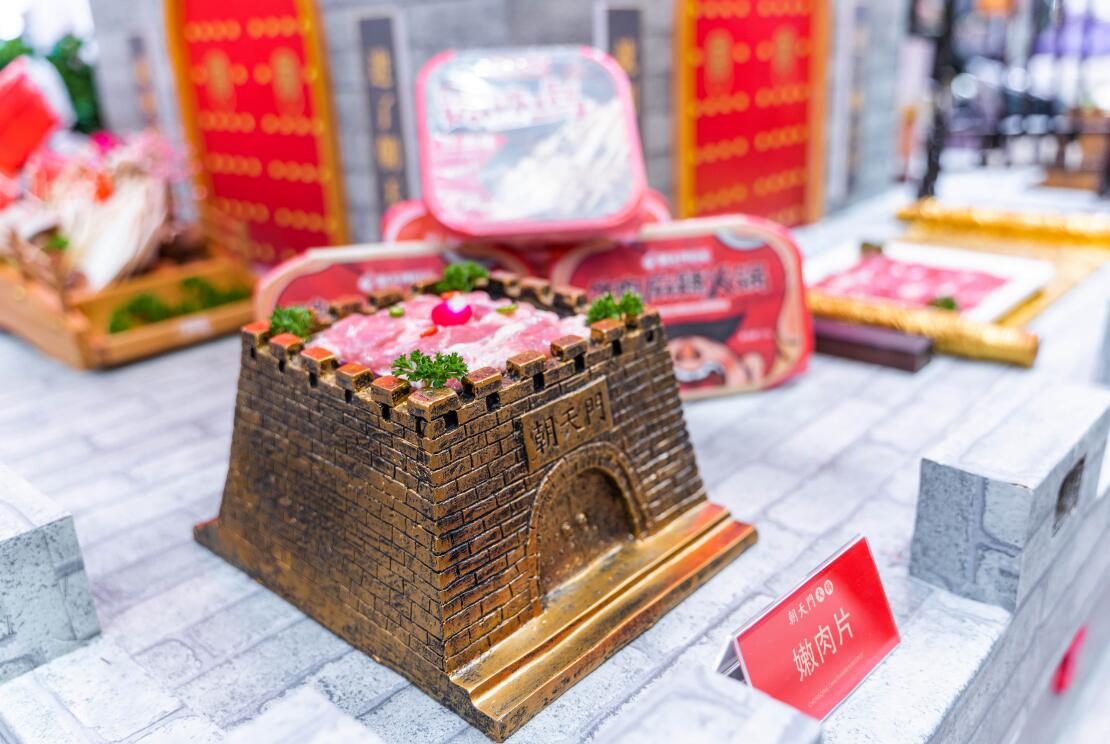 火鍋店如何打造讓顧客戀戀不忘的特色菜？