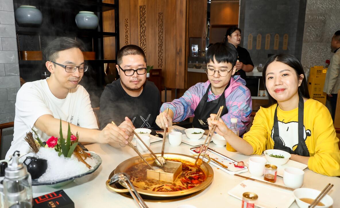 石家莊開(kāi)火鍋加盟店，如何引起市場(chǎng)反響？