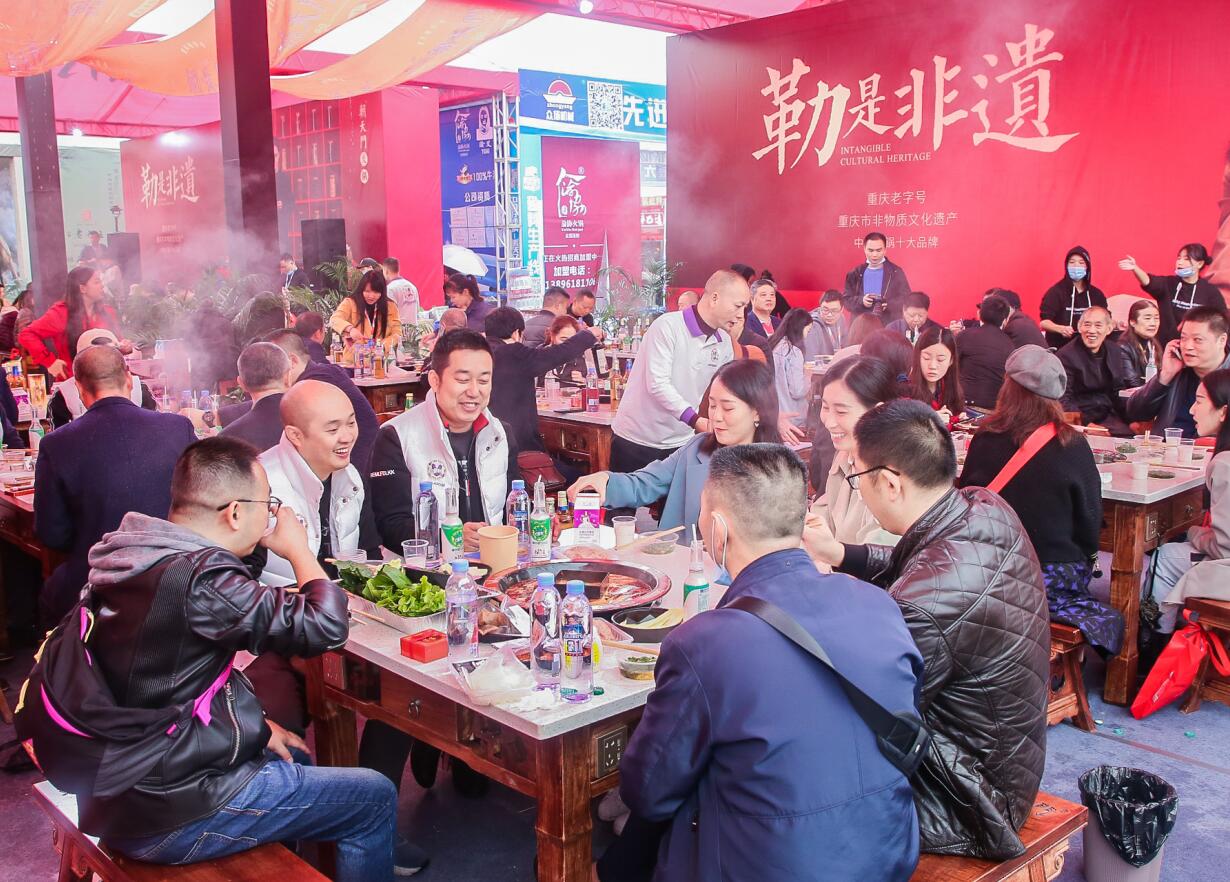 連鎖品牌火鍋加盟，必須從總部購買底料嗎？
