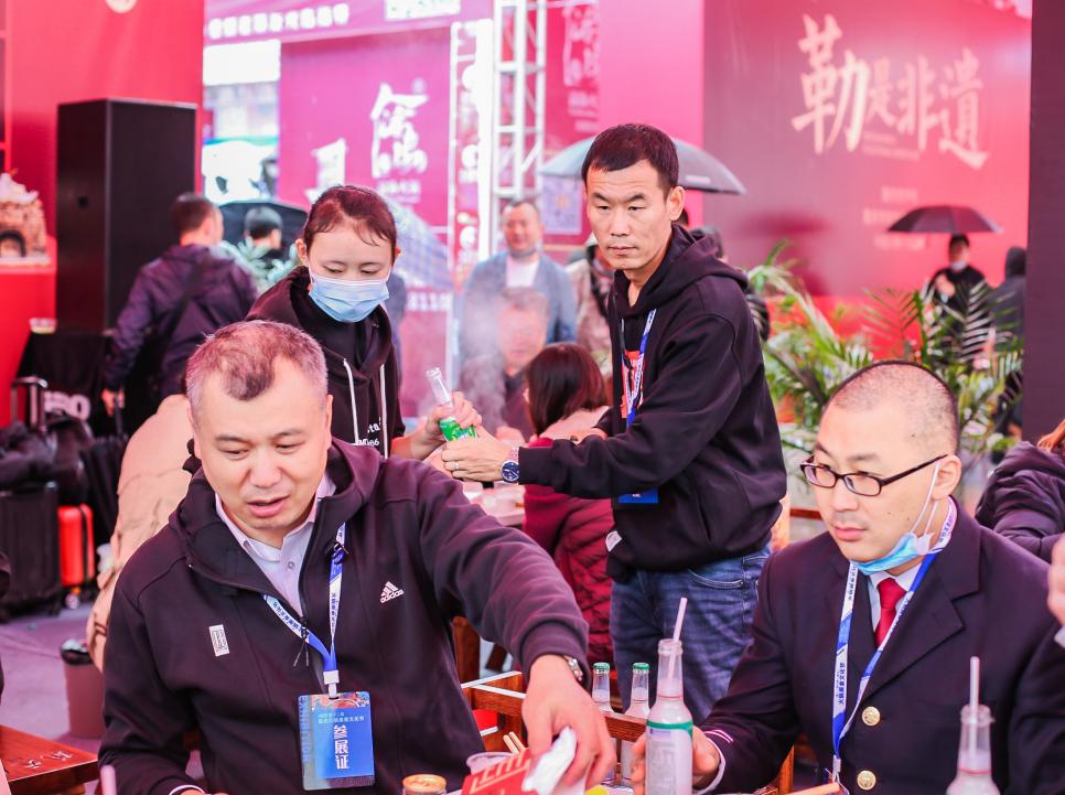 連鎖火鍋店如何在試營業(yè)期間積累客人？
