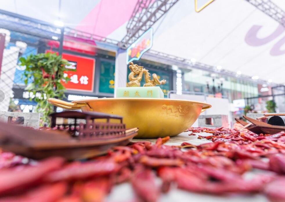 火鍋店沒(méi)錢做廣告？不妨試試免費(fèi)“廣告位”！