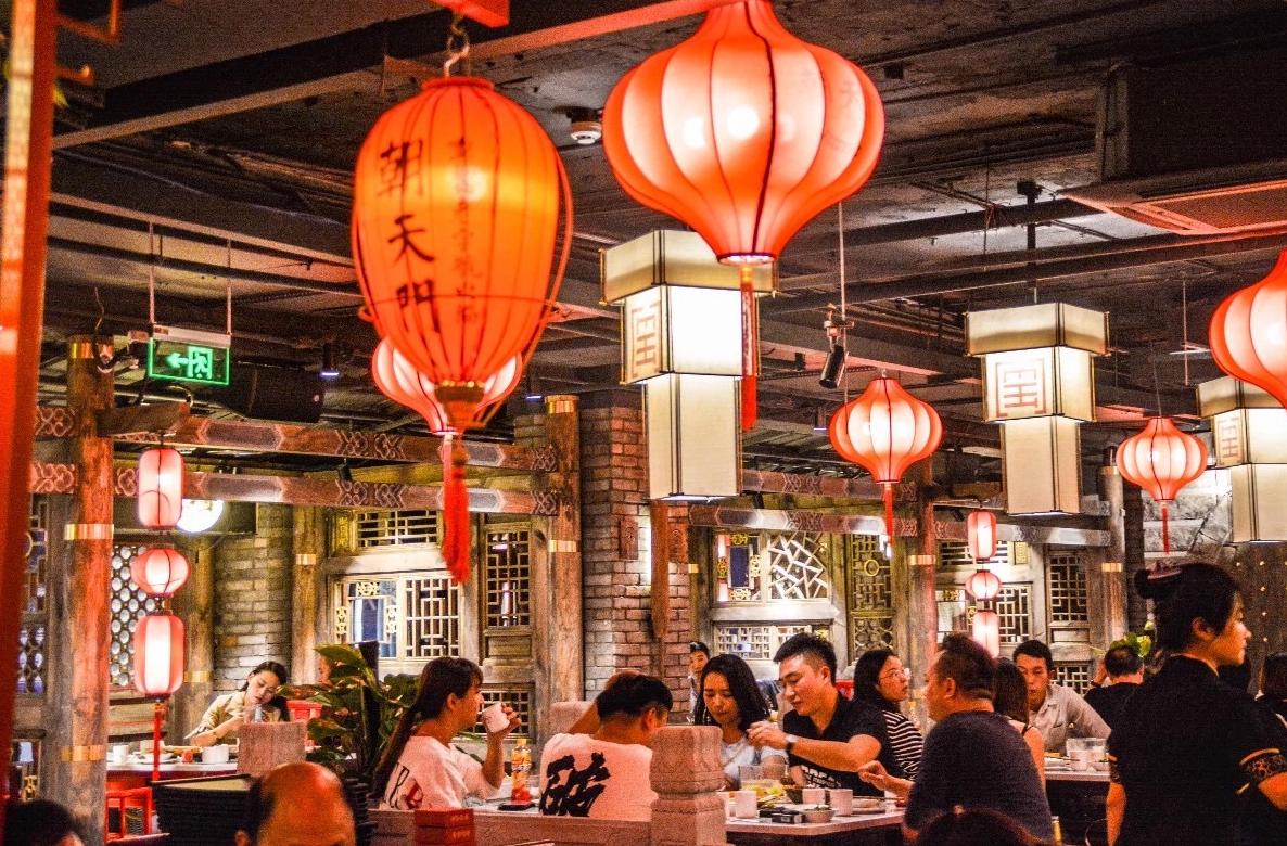 火鍋店沒人氣？學(xué)會(huì)這3招，顧客心甘情愿排隊(duì)！