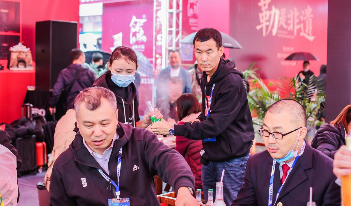 什么樣的店長(zhǎng)？讓一家新開(kāi)火鍋店，生意如此的好！