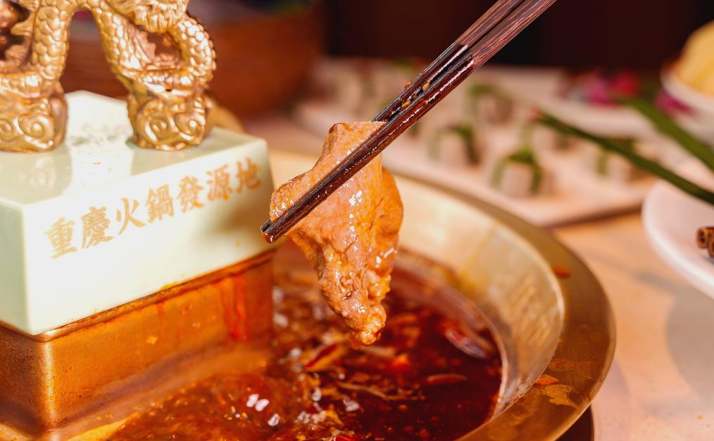 火鍋耙牛肉，好吃得不得了，難怪們店賣斷貨！