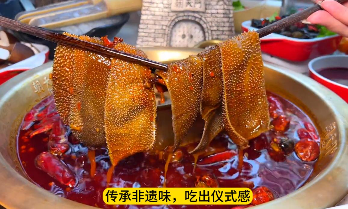 中秋節(jié)來重慶，感受山城美食魅力，旅行打卡攻略！